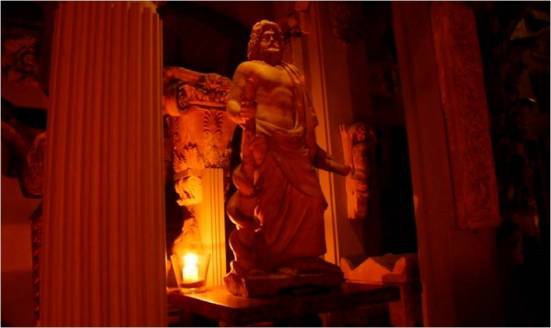 007 - Deity at the Amphetheatre